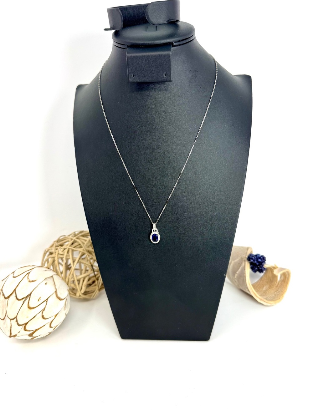 Vintage 925 SS Oval Blue Sapphire & Genuine Diamond Halo Pendant Necklace